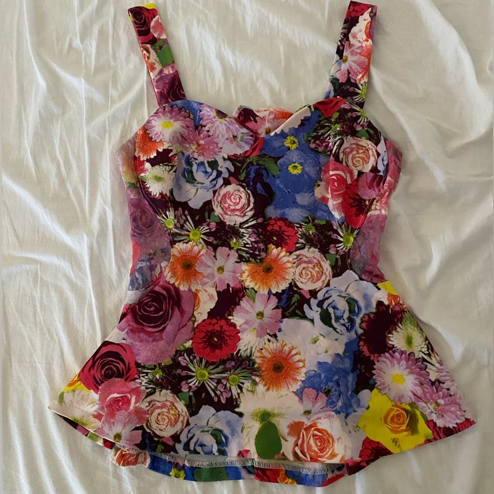 Guess GORGEOUS Floral Top